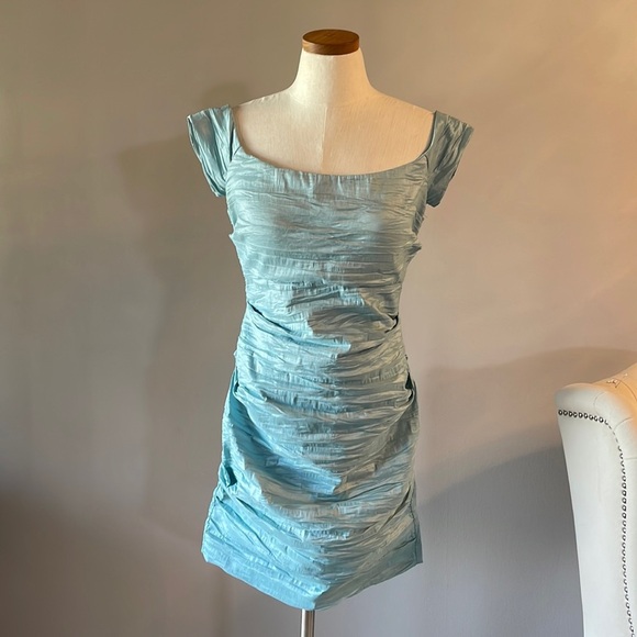 ALEX EVENINGS formal off the shoulders CRUSHED TAFFETA stretch mini dress sz 10 - Picture 1 of 15